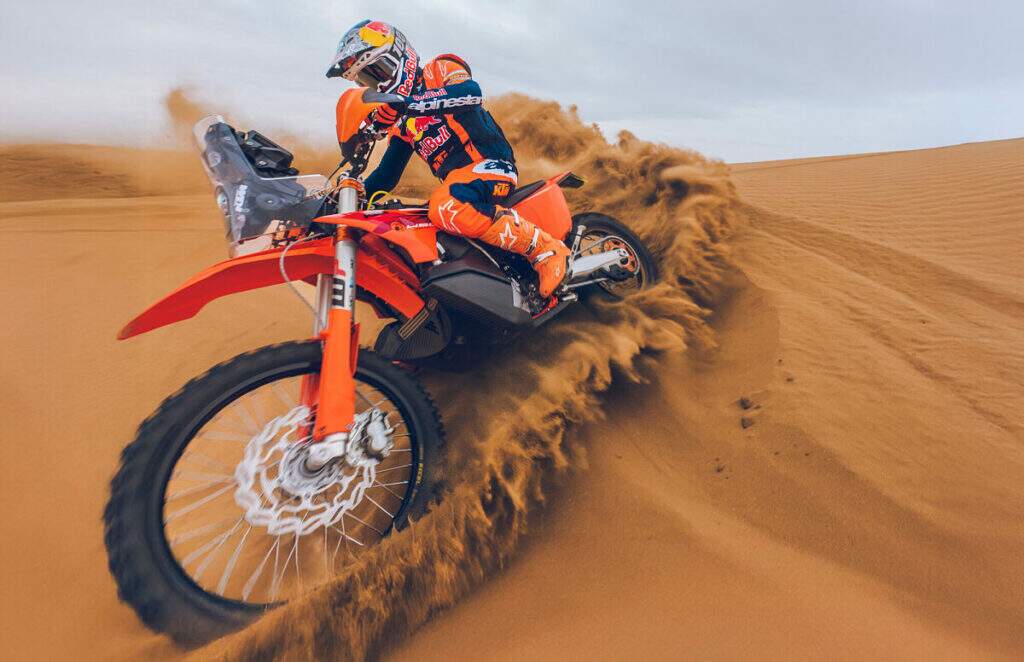 KTM revela a exclusiva 450 Rally Replica 2027: Tecnologia do Dakar para as ruas