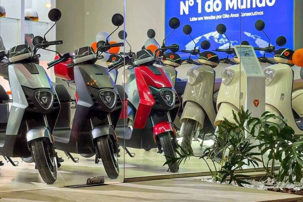 Yadea reduz preços no Brasil e cria programa de bônus para troca de scooters elétricas