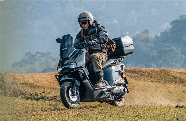 Novo Honda HooRide 125: Scooter aventureiro une visual da X-ADV com consumo de 47 km/l