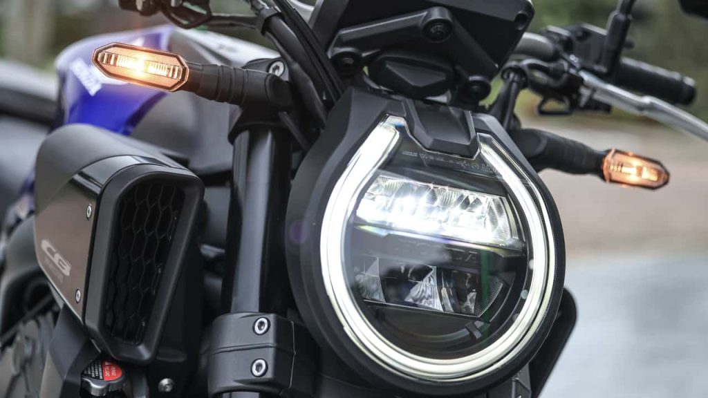 Honda CB650R E-Clutch 2027: Lançamento traz novas cores e tecnologia de embreagem eletrônica